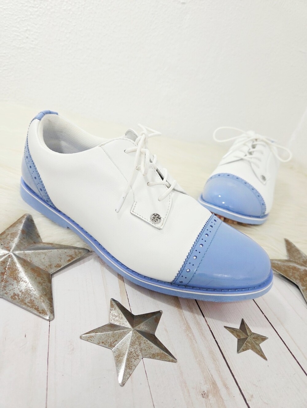 Ladies G/FORE Cap Toe Gallivanter Golf Shoes Snow White / Vista Blue Size 6.5